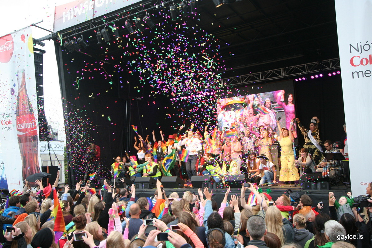reykjavik-gay-pride-2013-stageshow
